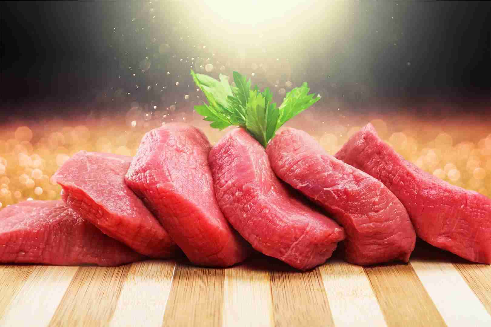 Enzyme werden in der Fleischindustrie eingesetzt.