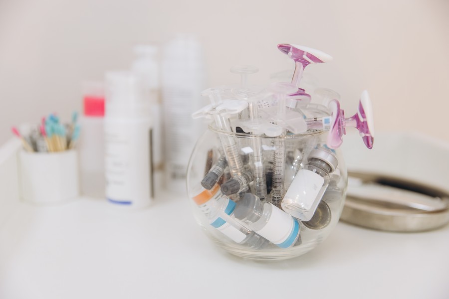 Hyaluronidase-Injektionen werden in medizinischen, ästhetischen und pharmazeutischen Anwendungen häufig verwendet.