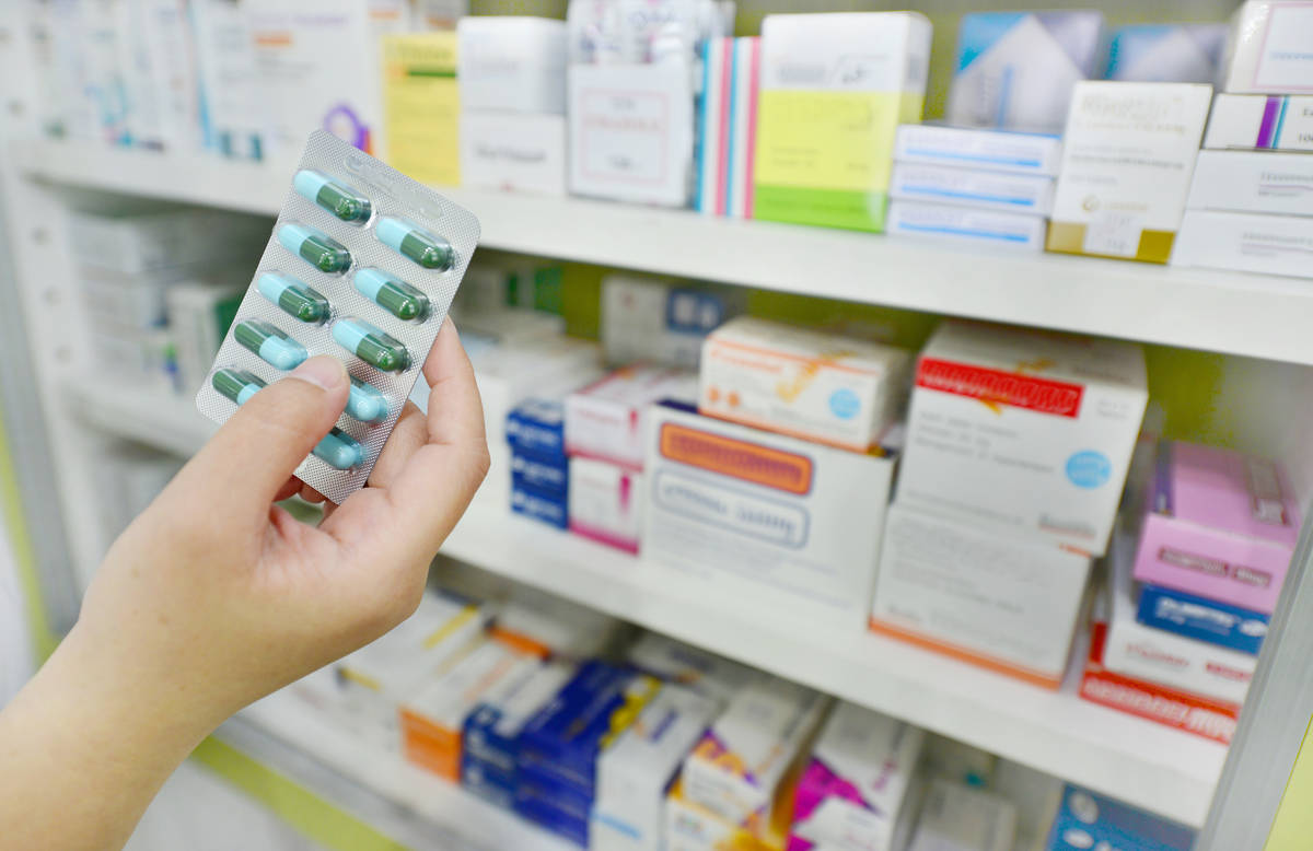Vergleich von verschreibungspflichtigen und rezeptfreien Pancreatin-Ergänzungen.